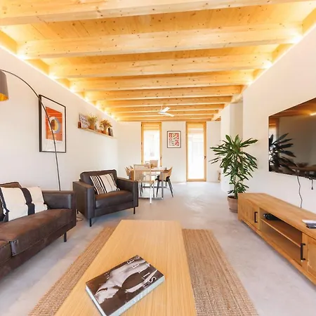 Bravissimo Canigo, Spacious And With Large Terrace * Gerona