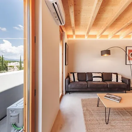 Bravissimo Canigo, Spacious And With Large Terrace شقة