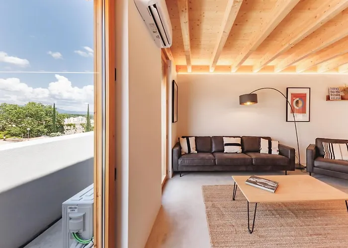 Bravissimo Canigo, Spacious And With Large Terrace Apartment